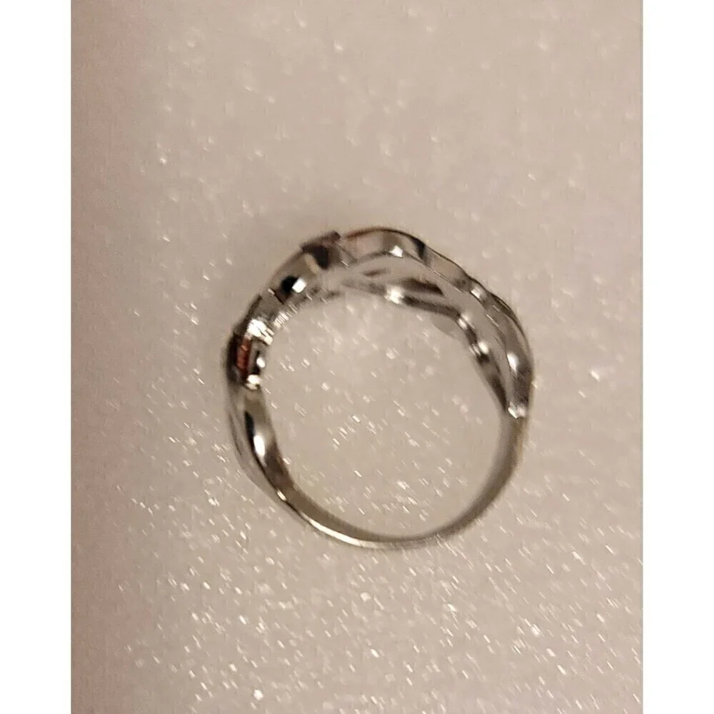 NIB - Heart Shape Promise Ring w/ Inlaid Shiny Amethyst - Size 9